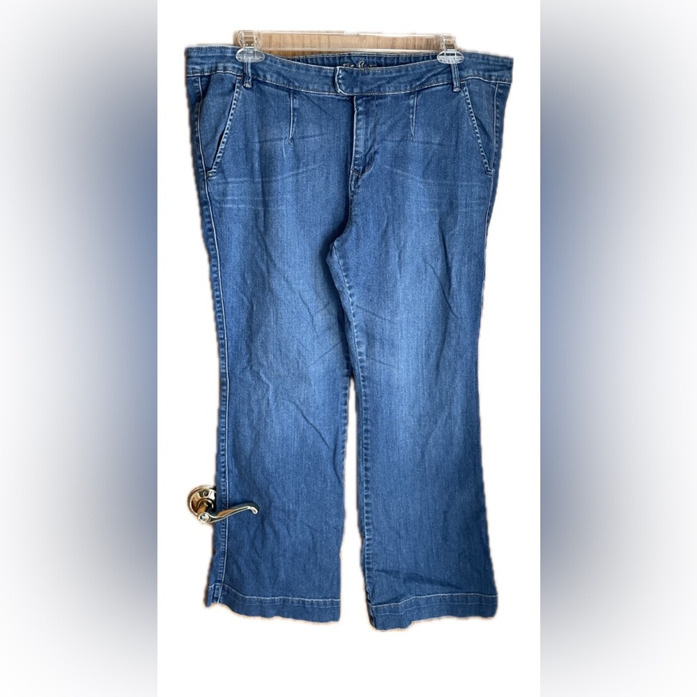 Old Navy mid-rise denim “The Flirt”, size 18 jeans